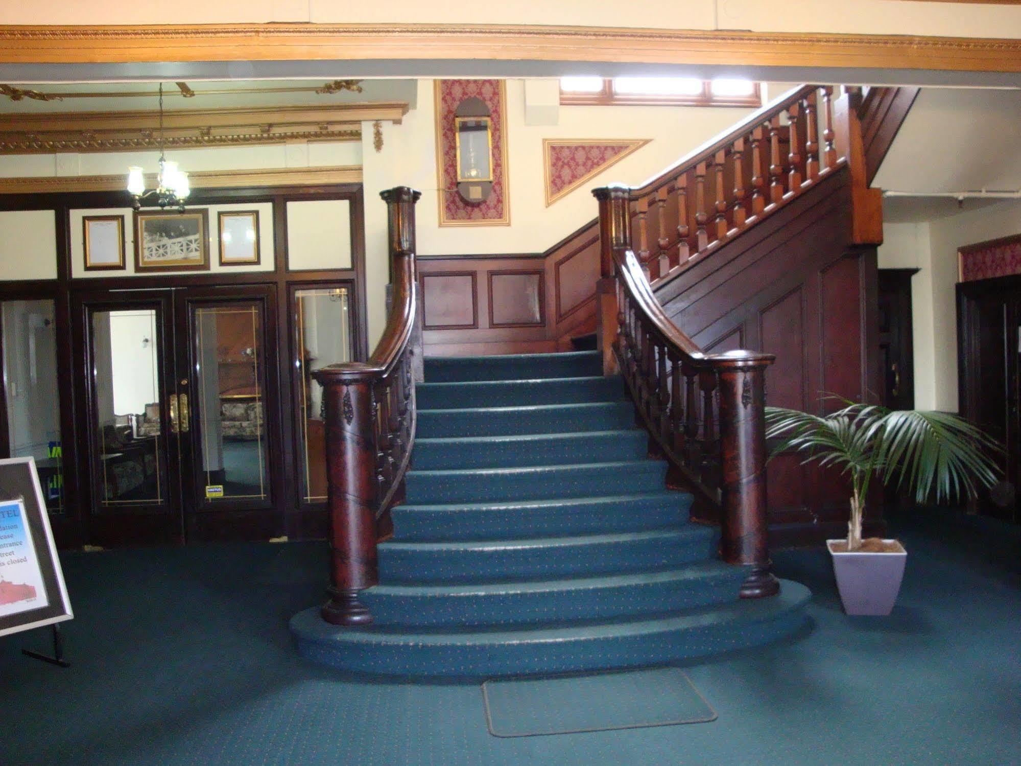 Grand Hotel - Whangarei Exterior foto