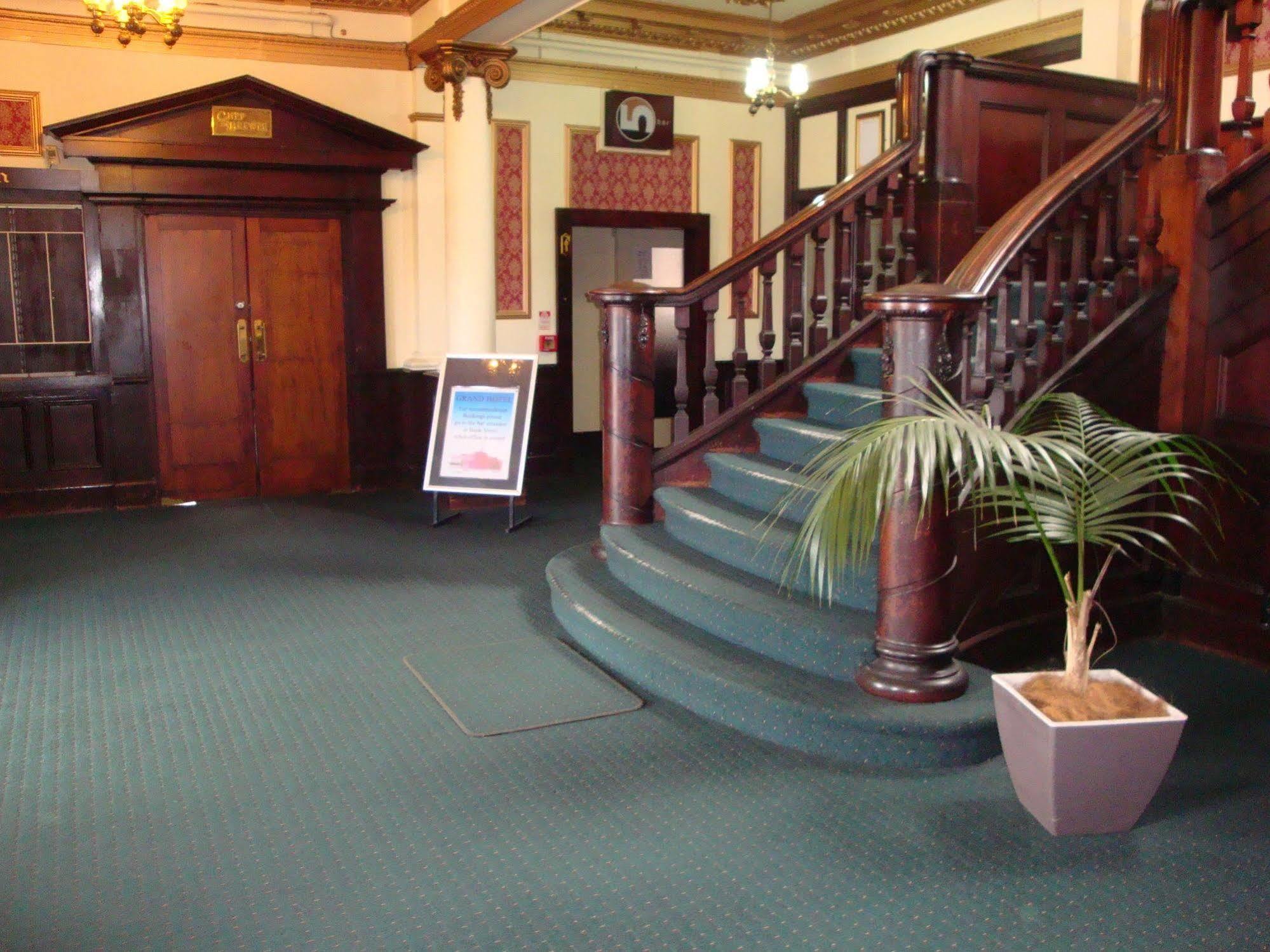 Grand Hotel - Whangarei Exterior foto