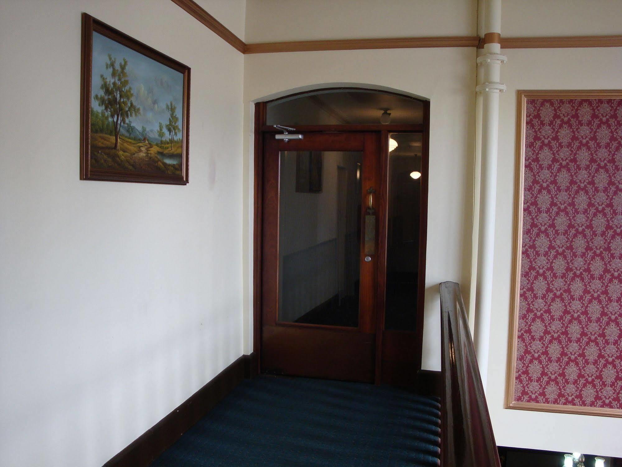 Grand Hotel - Whangarei Exterior foto